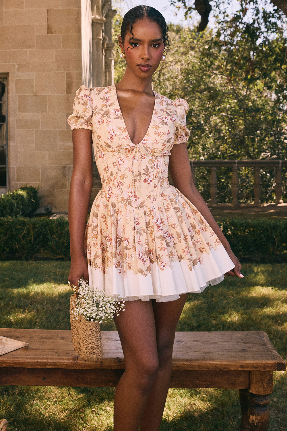 ワンピース Herlipto Iria Mini Dress white S Herlipto Iria Mini Dress Mサイズ white shot-02-0281.jpg